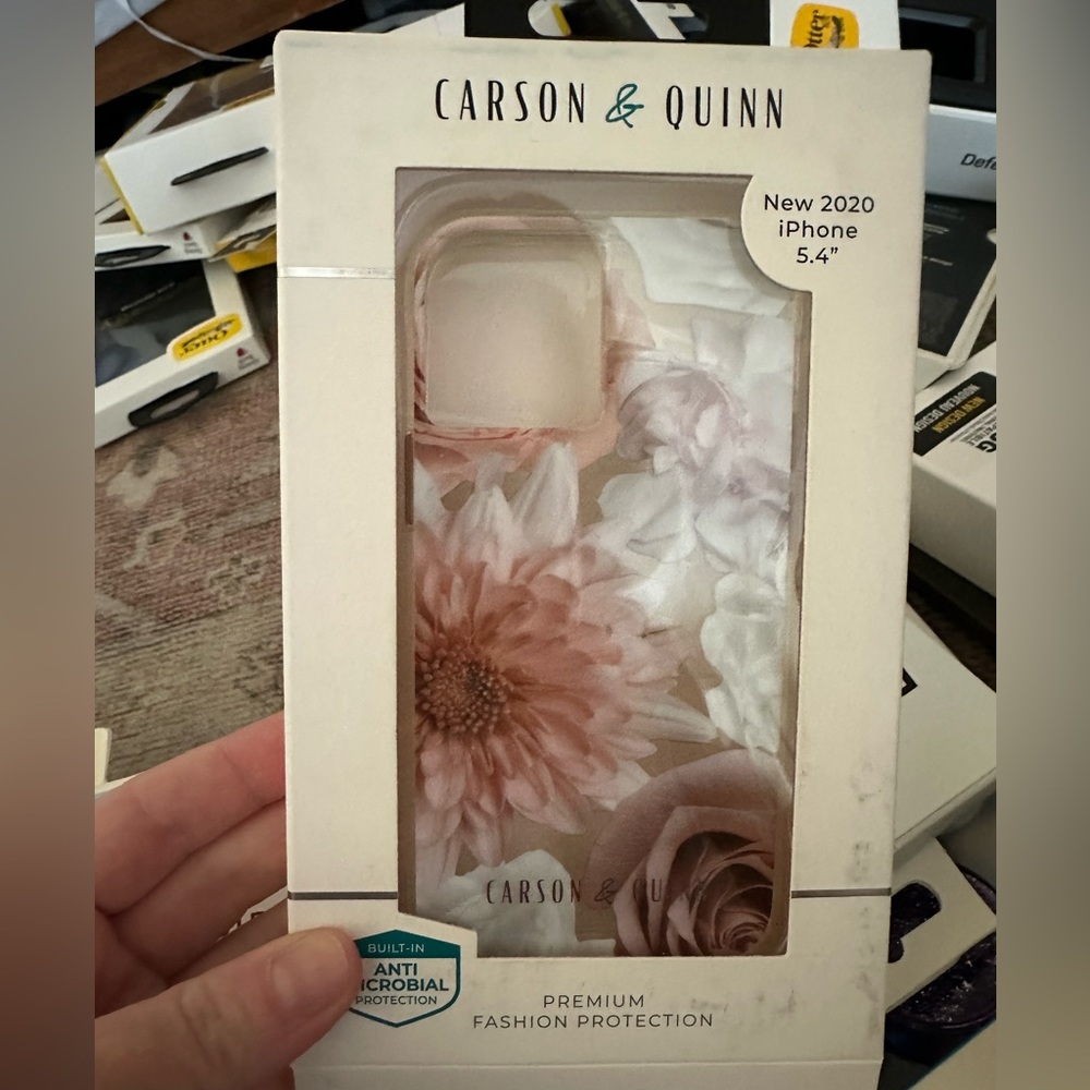 Carson and Quinn Floral Case iPhone